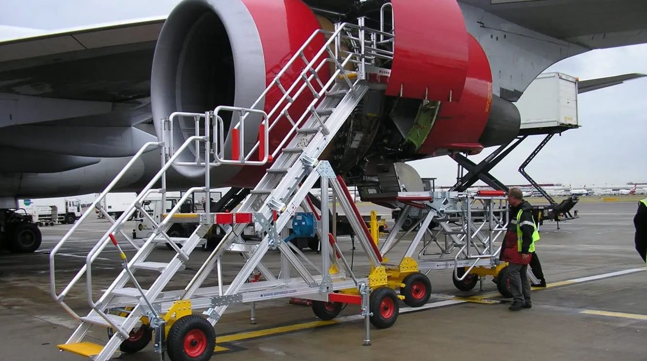 aircraft access ladders platforms