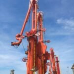 single pipe marine loading arm with branched support structure