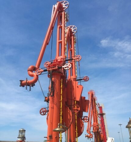 single pipe marine loading arm with branched support structure